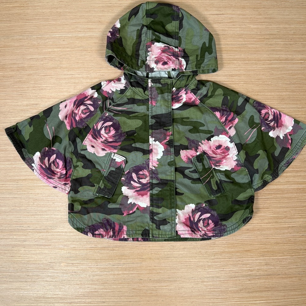 Gap Kids poncho cape jacket camouflage with pink flowers size 3T